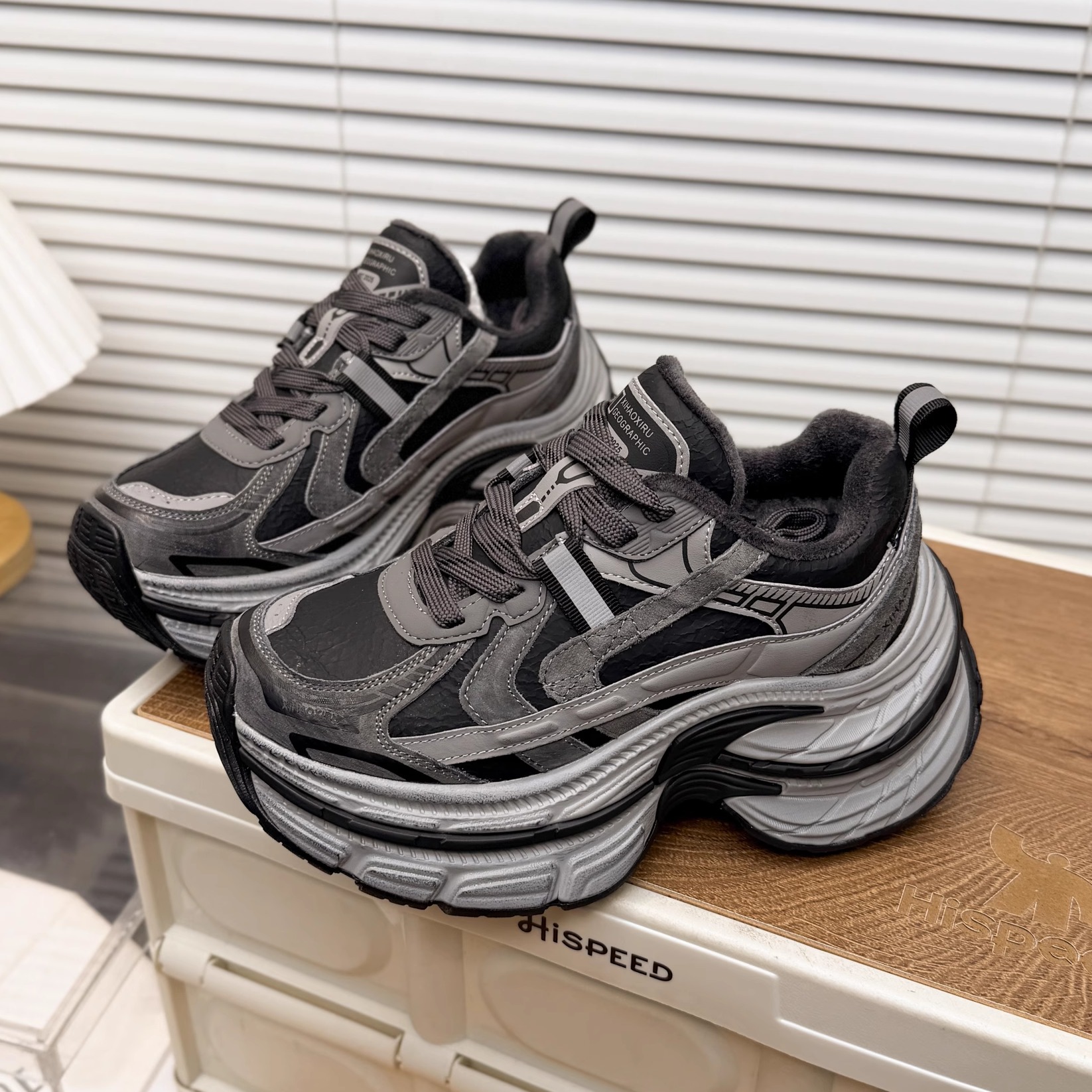 日本OFFCAT真皮厚底巴黎做旧老爹鞋女小个子增高加绒休闲运动鞋潮