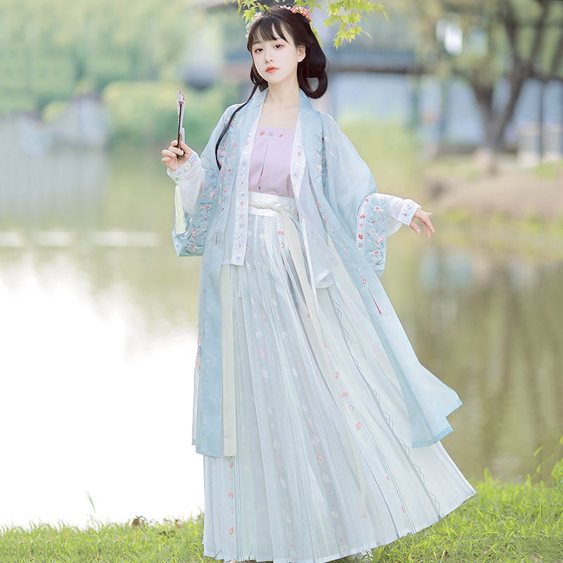 宋制汉服女刺绣大袖衫齐腰襦裙