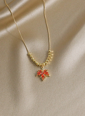 高级感红色枫叶项链女钛