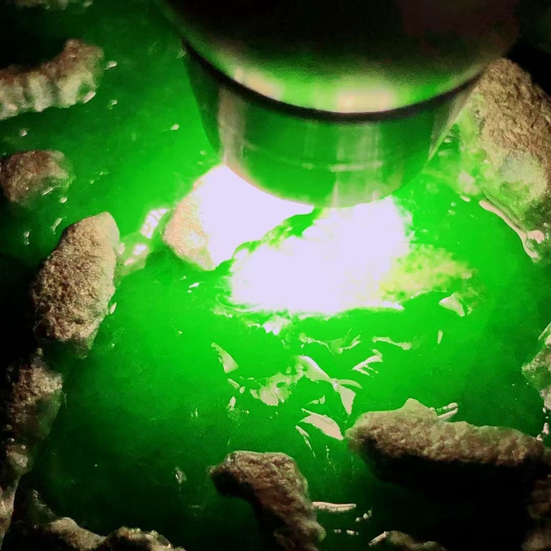 翡翠原石缅甸毛料玉石冰种老坑帝王绿满色手镯料半明料天然色料