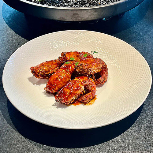 陶瓷青白炒菜后厨餐具圆形钻纹浅盘特色川菜农家菜高档菜餐具餐盘