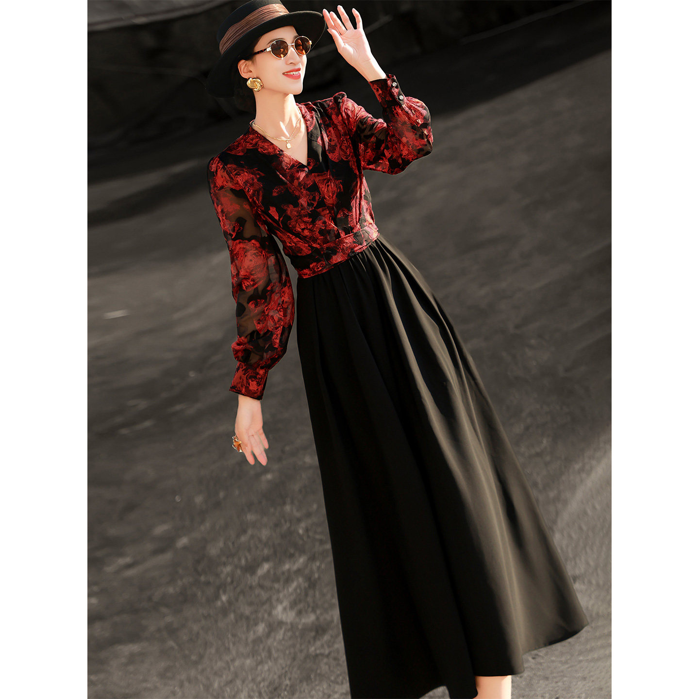 兰瑟儿2026春季新款气质法式复古玫瑰印花长袖V领假两件连衣裙女