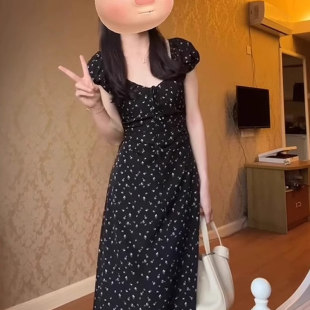 时尚 女裙子 气质款 2025年学院甜美高级设计感黑色连衣裙碎花中长款