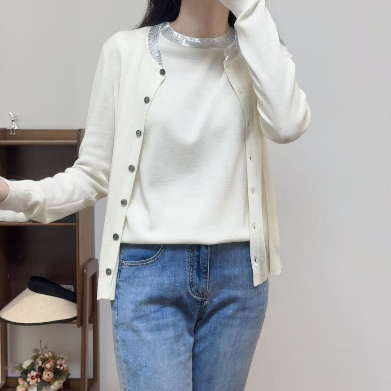 100%羊毛圆领亮片长袖针织开衫女