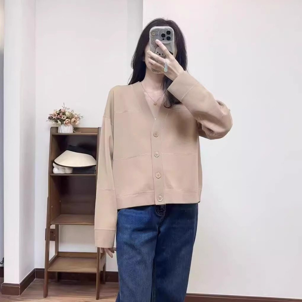 简单大气~显瘦羊毛V领针织开衫女