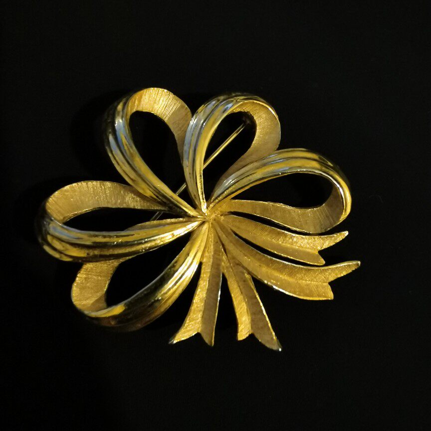 Vintage Crown Trifari 金色刷纹绳结胸针 欧美个性复古百搭配饰