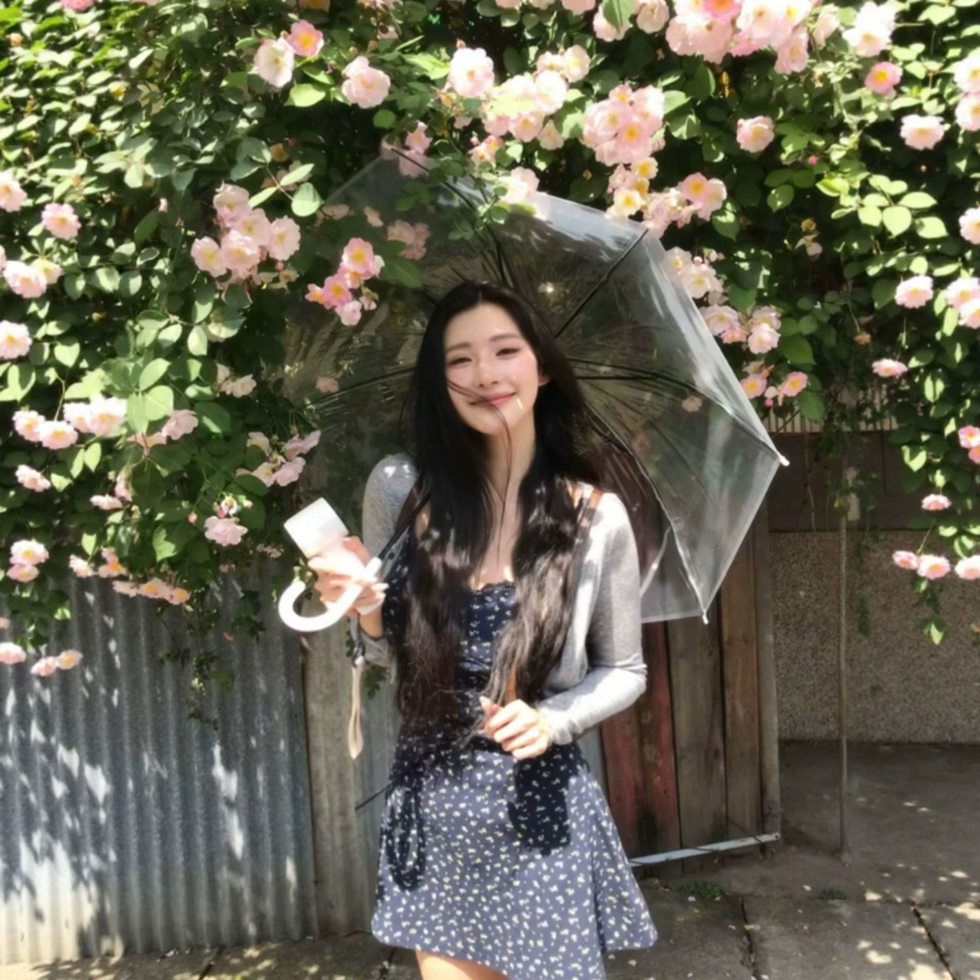吊带碎花连衣裙女短款夏季漂亮穿搭掐腰裙子绝美小套装韩系小个子