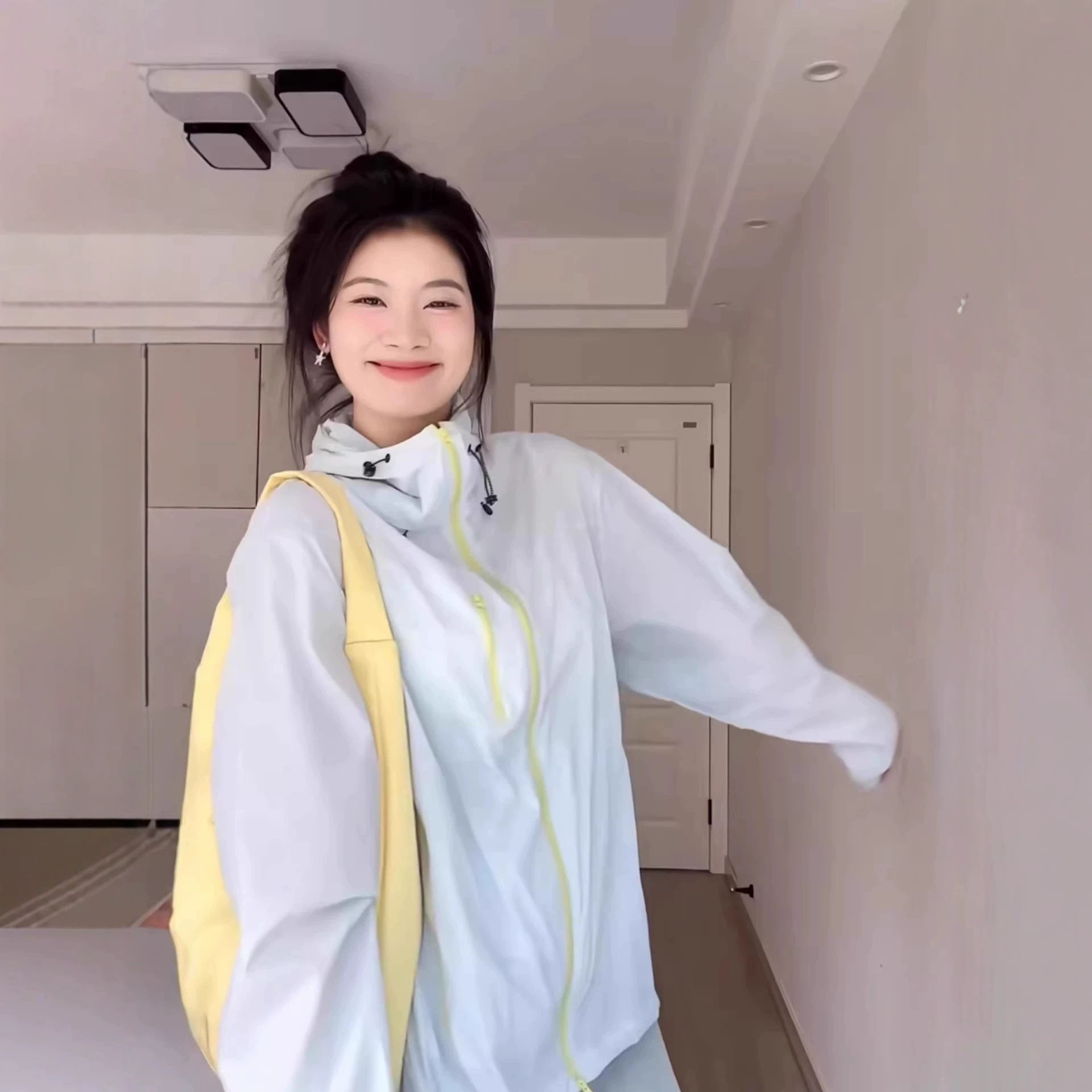 撞色皮肤衣女2026新款夏季宽松山系轻薄冲锋衣工装外套气质通勤风