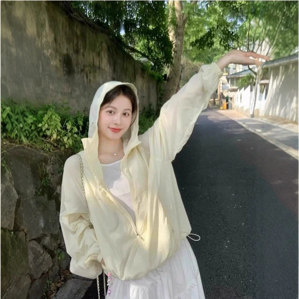 山系冲锋衣皮肤衣女夏季轻薄款外套骑行服多巴胺运动穿搭新款女装