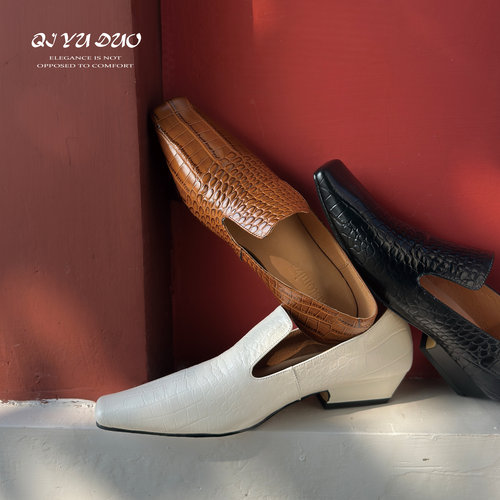 【七与多】牛皮/3cm英伦风方头乐福鞋女鳄鱼纹休闲粗跟小皮鞋单鞋