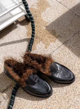 QIYUDUO 马皮一脚蹬乐福鞋女冬季新款羊毛平跟单鞋加绒外穿毛毛鞋