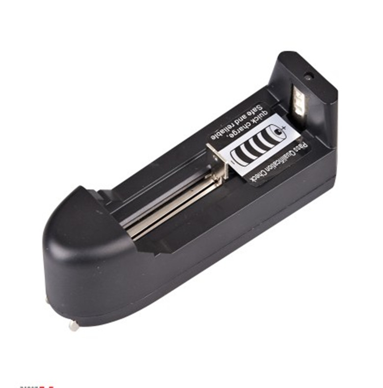 18650锂电池3.7v4.2v强光手电筒