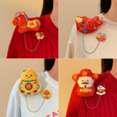 马年新年锦鲤毛绒胸针公仔中国风别针挂件本命年春节衣服包配饰品