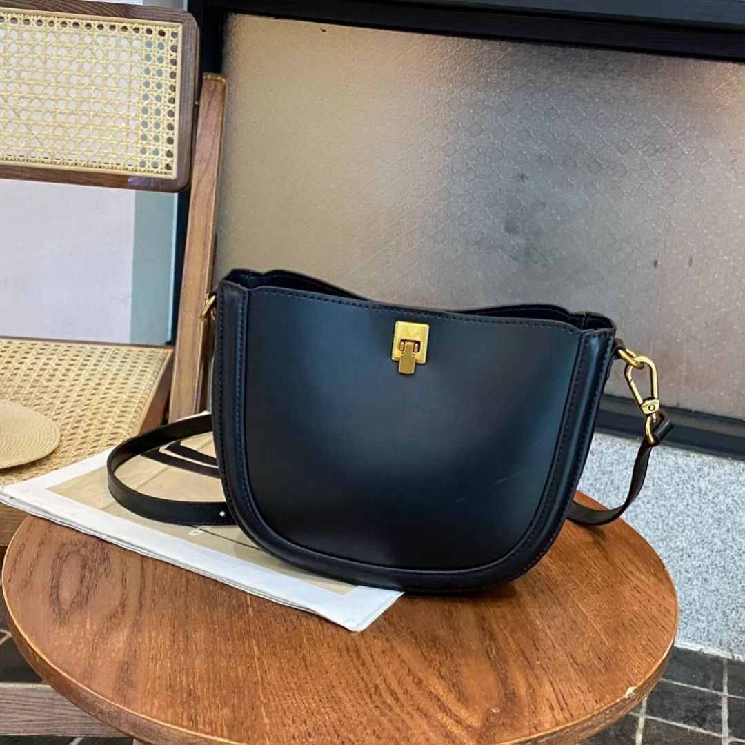 马鞍包女士高级感2024新款爆款真皮女包斜挎包轻奢质感小众单肩包