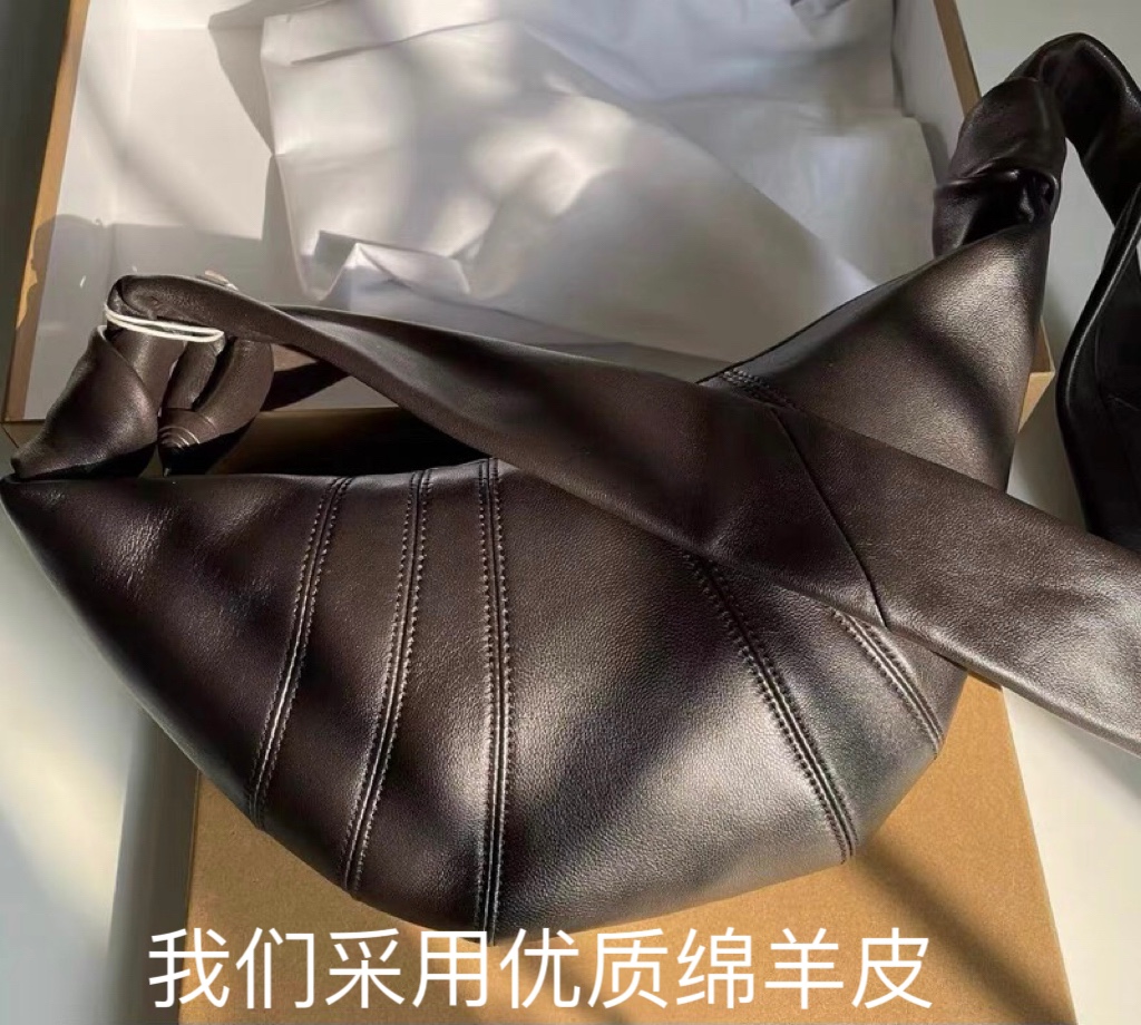 网红牛角包优质小羊皮小号 小众质感可颂包饺子包真皮斜挎胸腰包