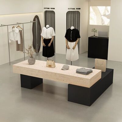 服装店中岛台展示桌摆放流水台