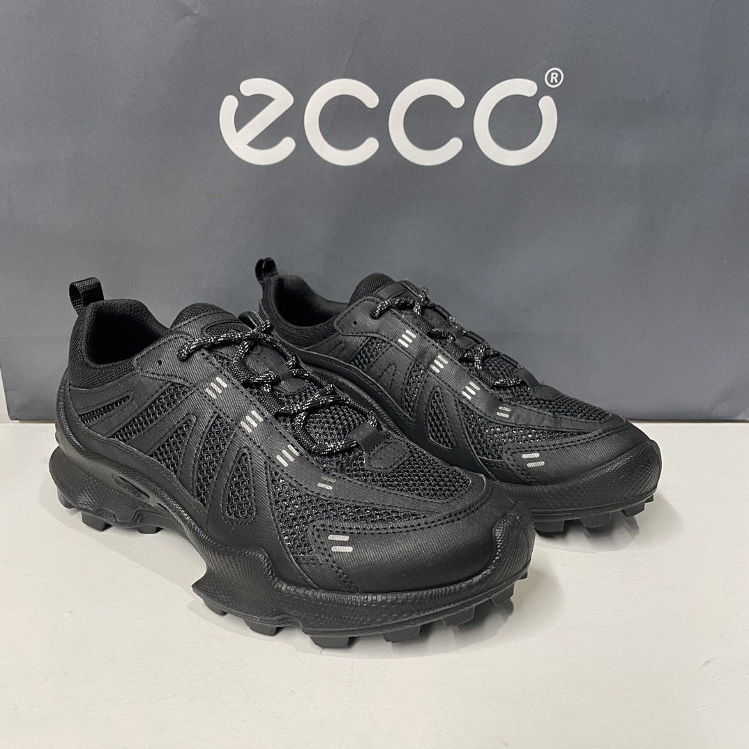 Ecco健步踪迹C户外缓震跑步鞋