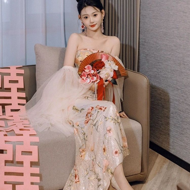 敬酒服新娘高级感2024新款蕾丝订婚礼服女小众婚礼晨袍鱼尾抹胸夏