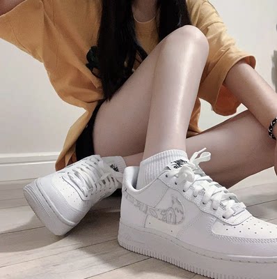 Nike Air Force 1 AF1白灰腰果花女子空军一号低帮板鞋DJ9942-100