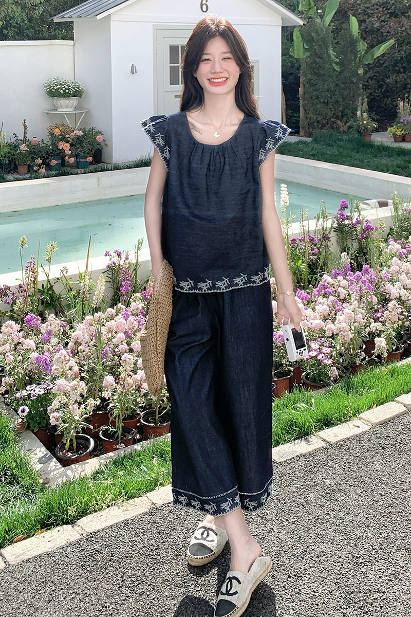 今年流行复古刺绣牛仔套装女2025夏季新款小飞袖上衣阔腿裤两件套,女装套装/套裙,浙宝099
