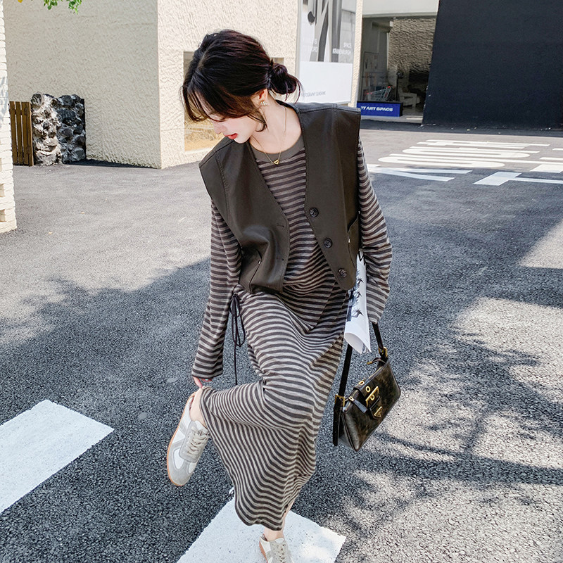 韩系PU皮马甲条纹女春秋2025新款独特绝美盐系减龄长裙,女装连衣裙,浙宝099