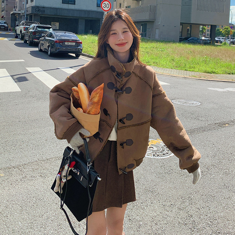 出货中牛角扣羊卷毛皮毛一体外套099-D187-P185-K278，女装皮草，浙宝099