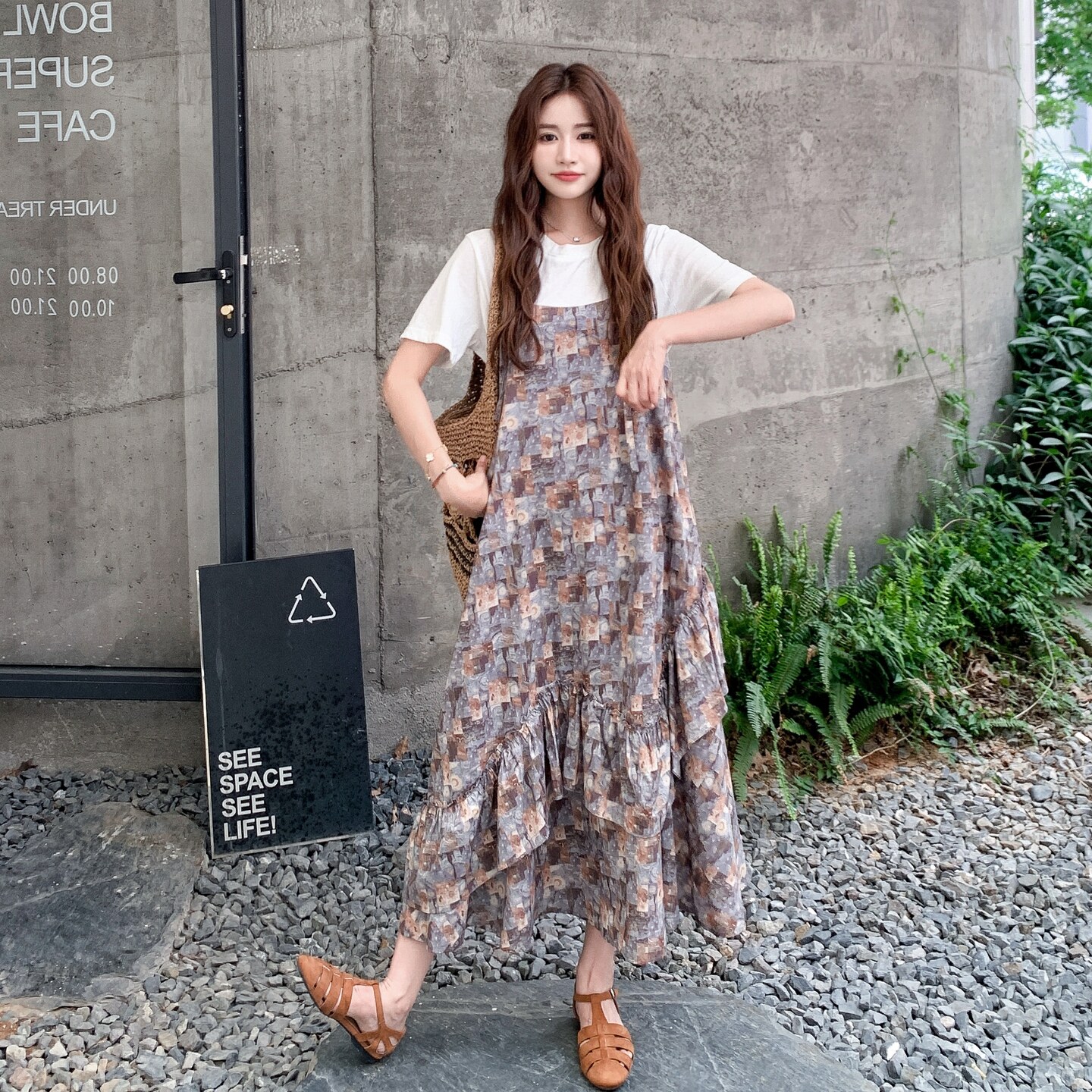 印花裙摆不规则拼接吊带裙两件套女2025夏季文艺日系简约白T套装,女装连衣裙,浙宝099