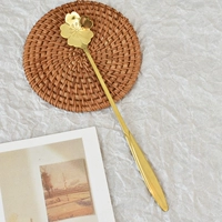 Золотая вишня цветут