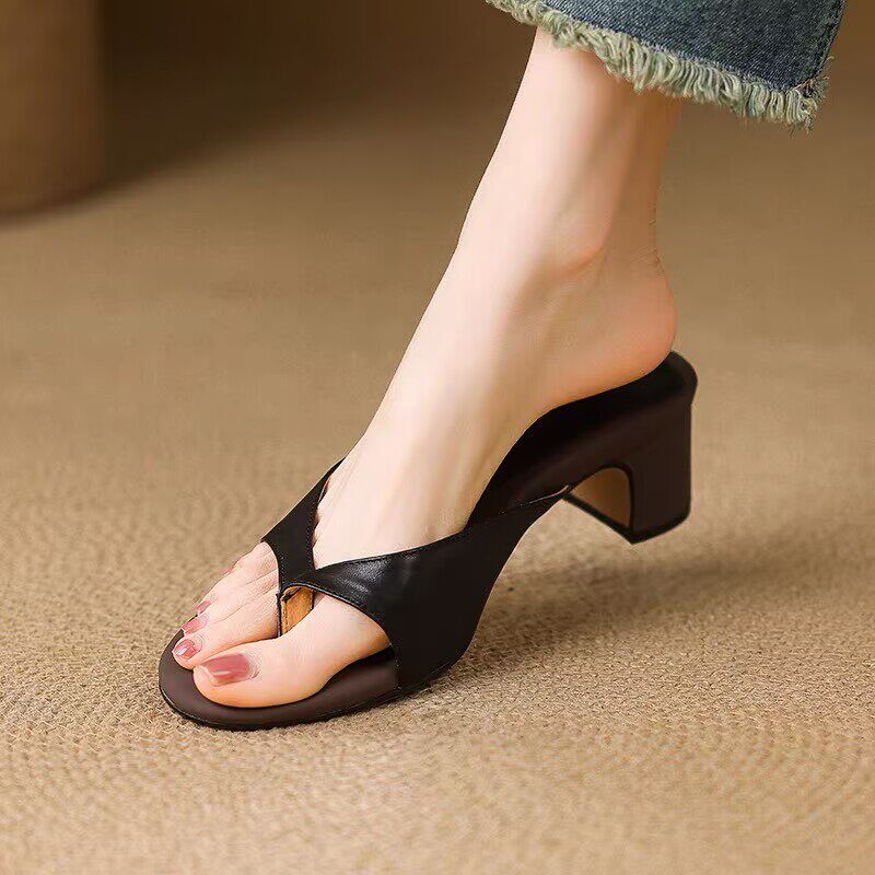 软皮版~复古黑色粗跟高跟鞋女气质圆头夹趾凉拖鞋高级感露趾凉鞋