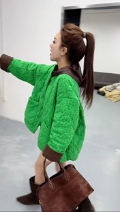 2025年冬季新款时尚显瘦棉服女款外套短款网红同款帽版领潮流印花