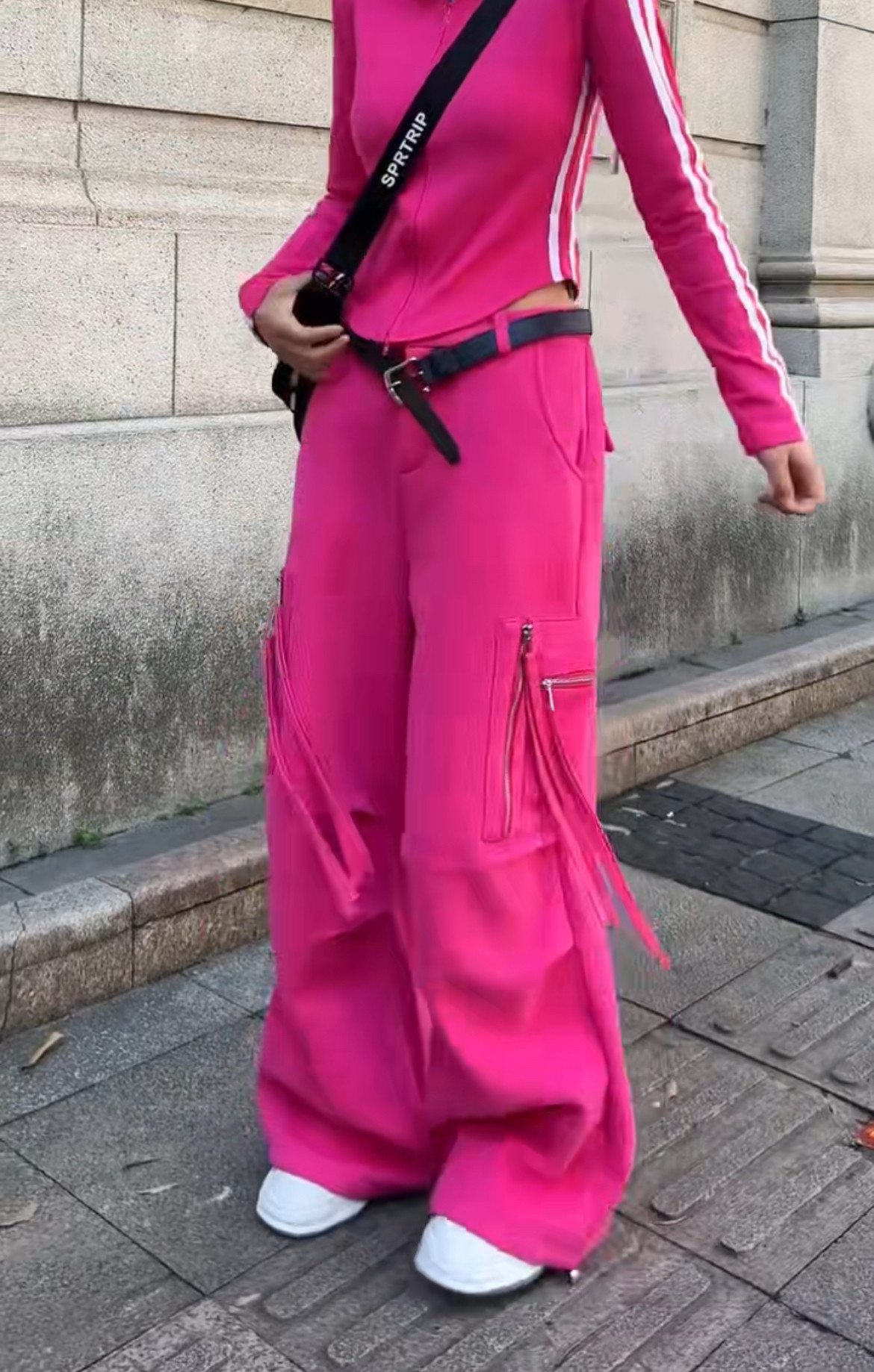 2024秋季新款时尚休闲裤女宽松显瘦百搭运动风工装裤潮流女装拖地