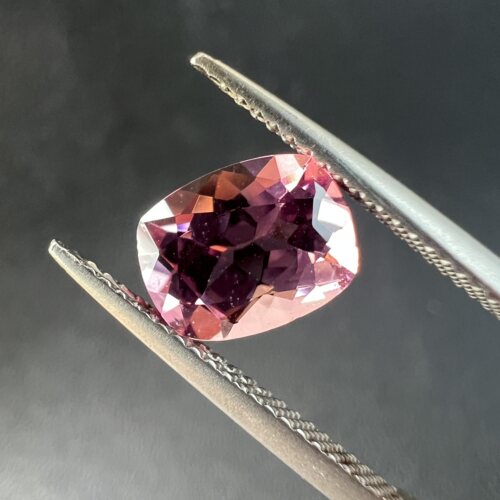 2.05ct红色碧玺樱花粉色天然碧玺7*9mm全净体枕形热粉色