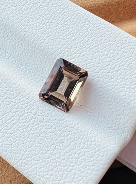 1.56ct天然碧玺八角形稀缺香槟色全净体金属灰色