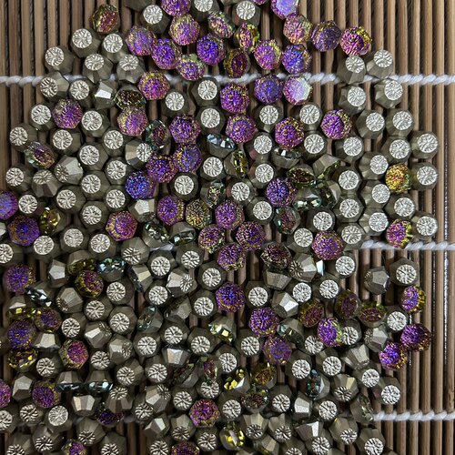 网红美甲钻六边形浮雕公主钻10颗装烟花钻幻彩方钻立体装饰品清仓