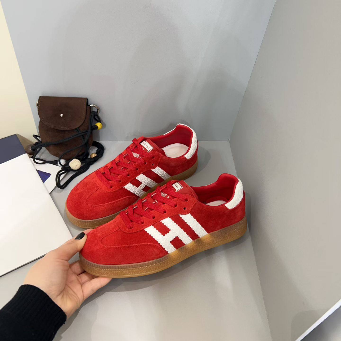 2026韩版春季新款真皮复古红色德训鞋女高级感平底板鞋轻便休闲鞋,女鞋,德训鞋,淘宝优惠券,粉丝福利购,淘宝优惠卷