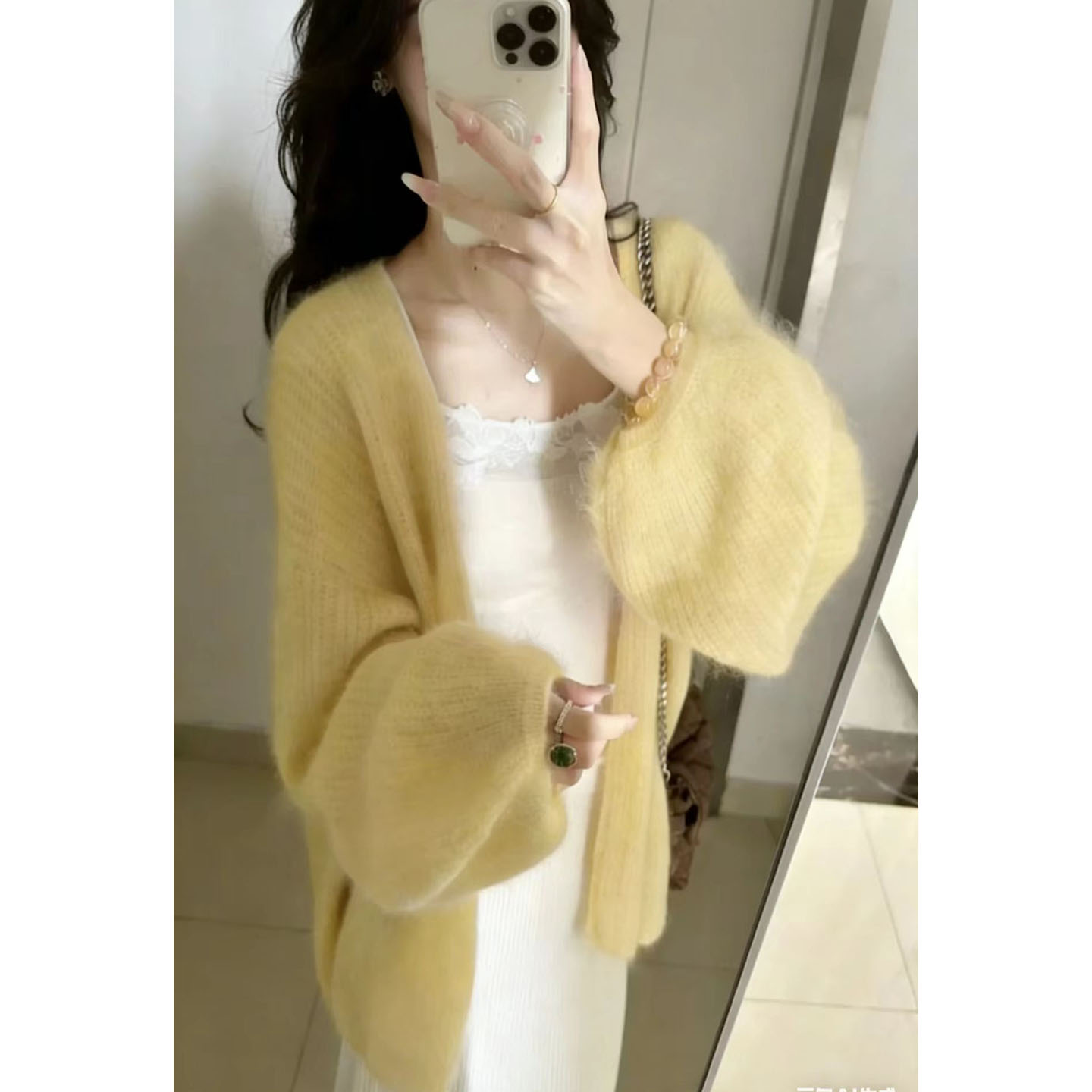 超温柔薄款淡黄马海毛V领针织开衫女春款上新氛围感外套软糯纯色图片
