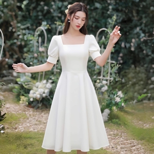 初恋小白裙清纯奶甜裙子女夏天2026新款法式温柔白色泡泡袖连衣裙