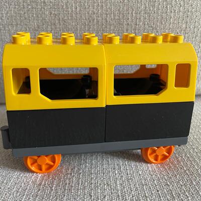 电动大颗粒积木火车配件大轿厢