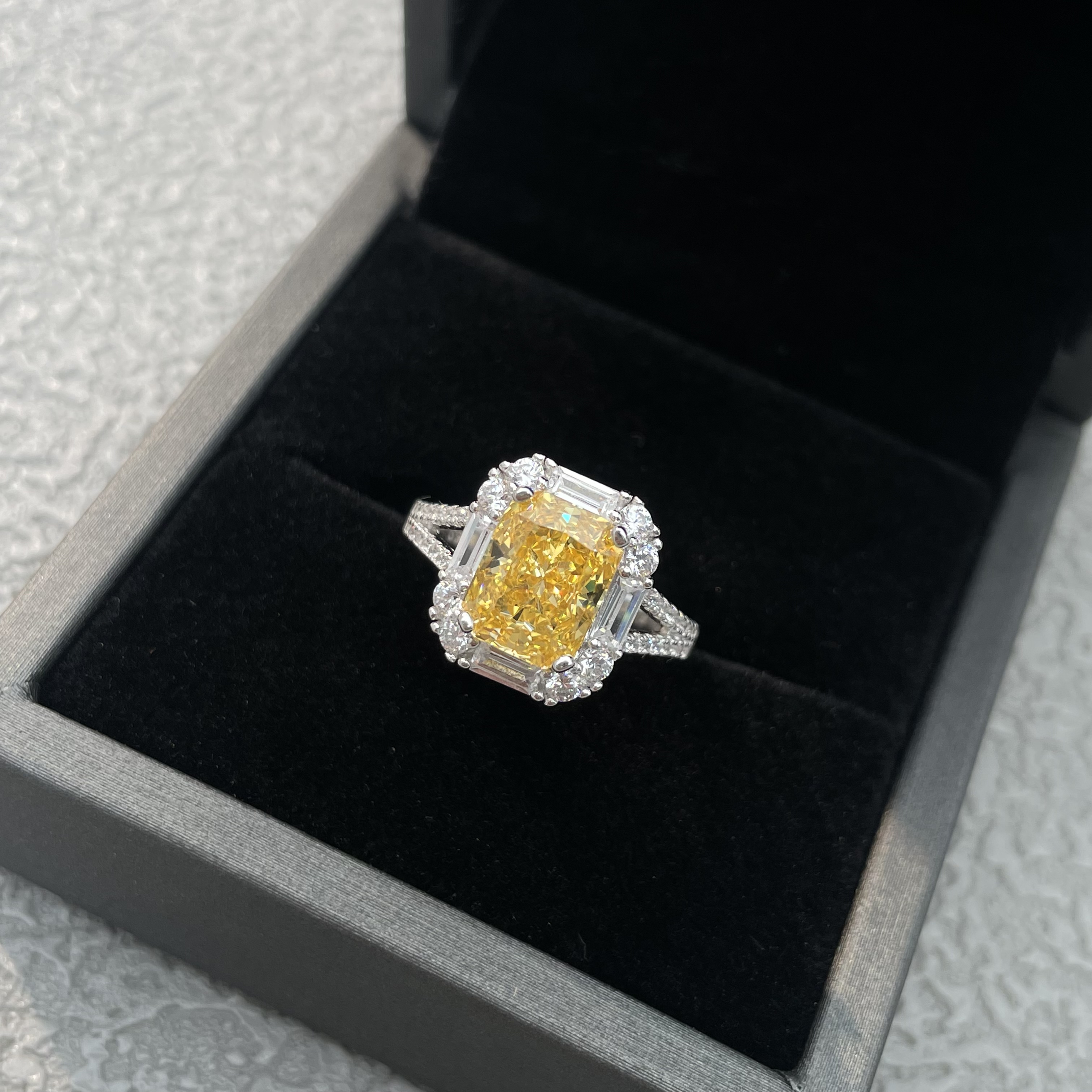 纯银925冰花切进口高碳钻戒指
