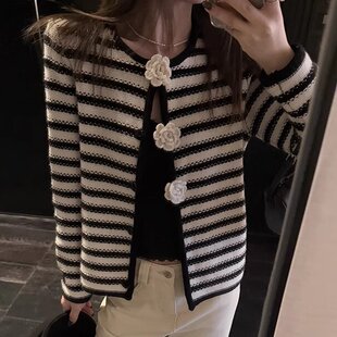 山茶花小香风外套女春季条纹钩花针织开衫黑白条纹撞色经典上衣潮