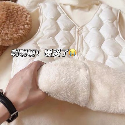 显瘦不臃肿！保暖毛茸茸加厚马甲v领修身仿羊羔毛内搭上衣短款女