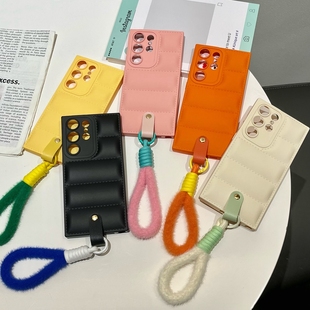 适用三星GalaxyS22Ultra手机壳羽绒服皮扣毛绒挂绳23pius全包精孔欧美情侣简约防摔s24+高级感颜值男女款S24u