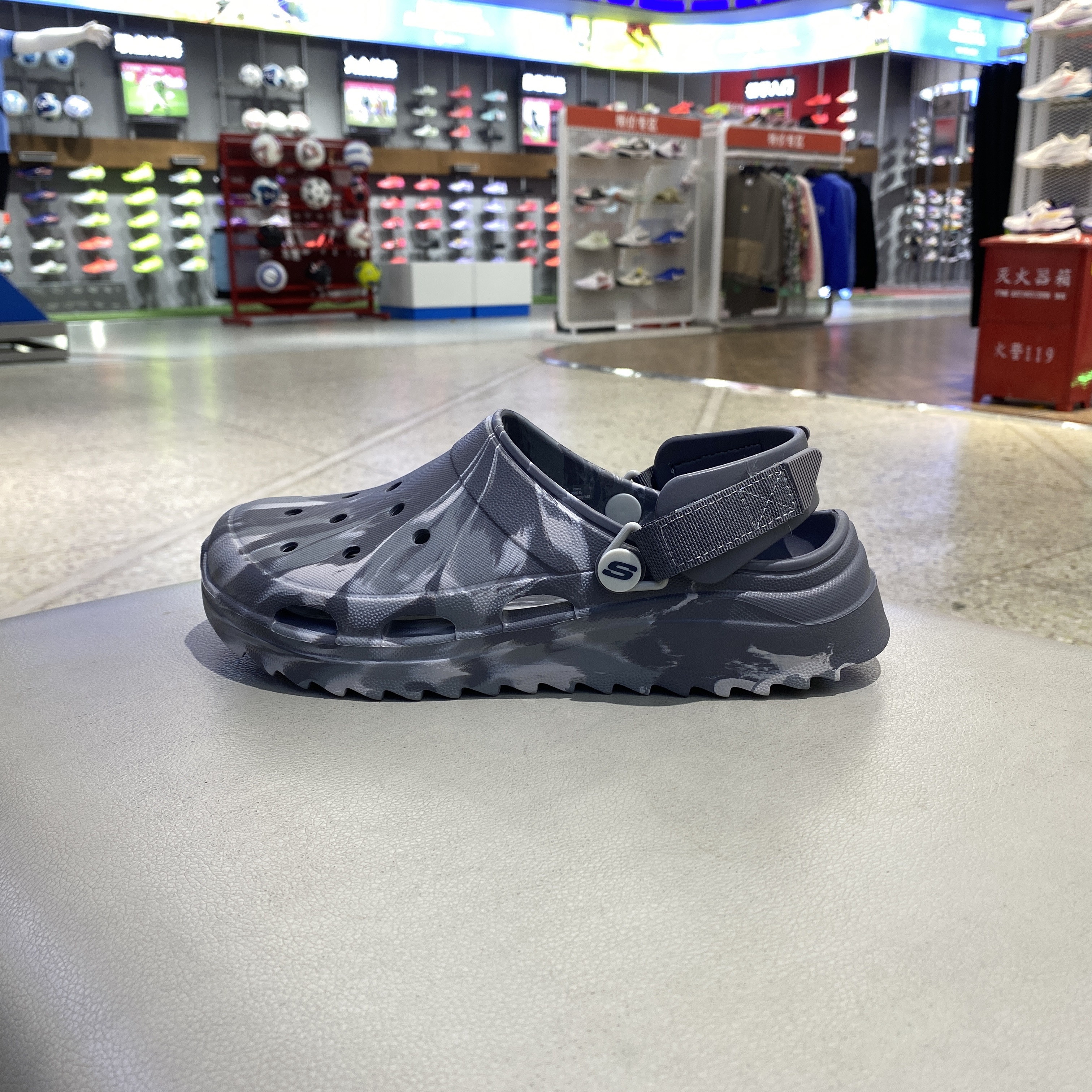 skechers斯凯奇 男鞋 轻便舒适拖鞋凉鞋沙滩鞋洞洞鞋 243312