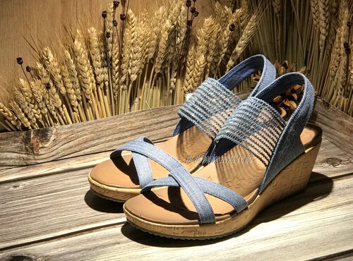 21特卖Skechers女士凉鞋