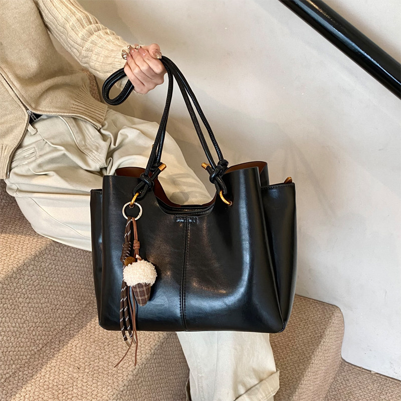 2026秋冬新款复古大容量包包女时尚韩版托特包单肩包学院风大学生