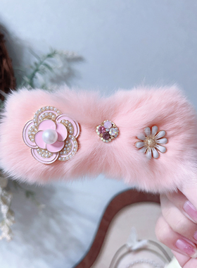 新款毛毛粉红色鸭嘴夹发夹仙女气质时尚边夹后脑勺夹顶夹发饰2408