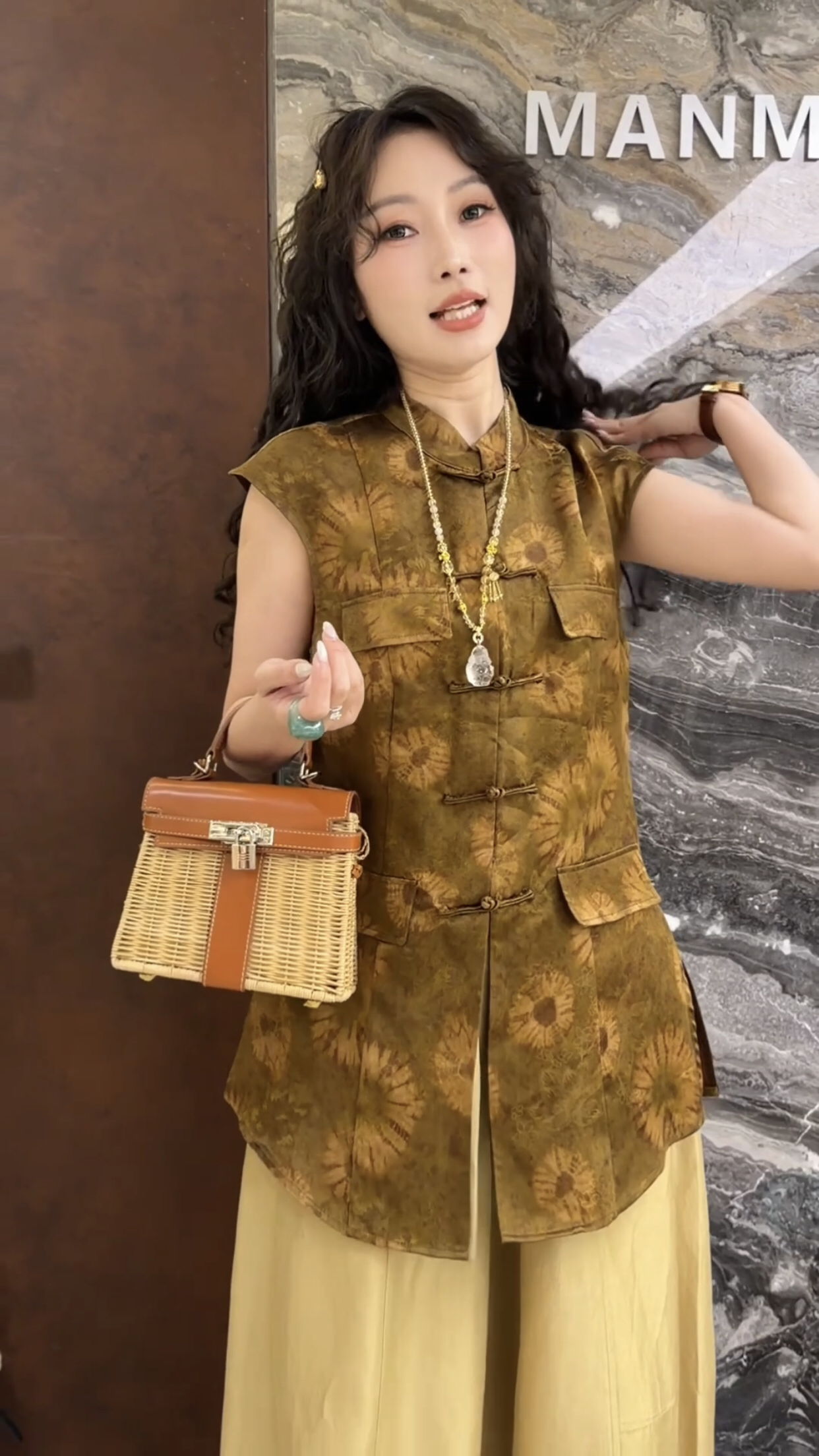 欧洲站206夏季新款高级感轻熟风显瘦盘扣复古新中式女士无袖上衣