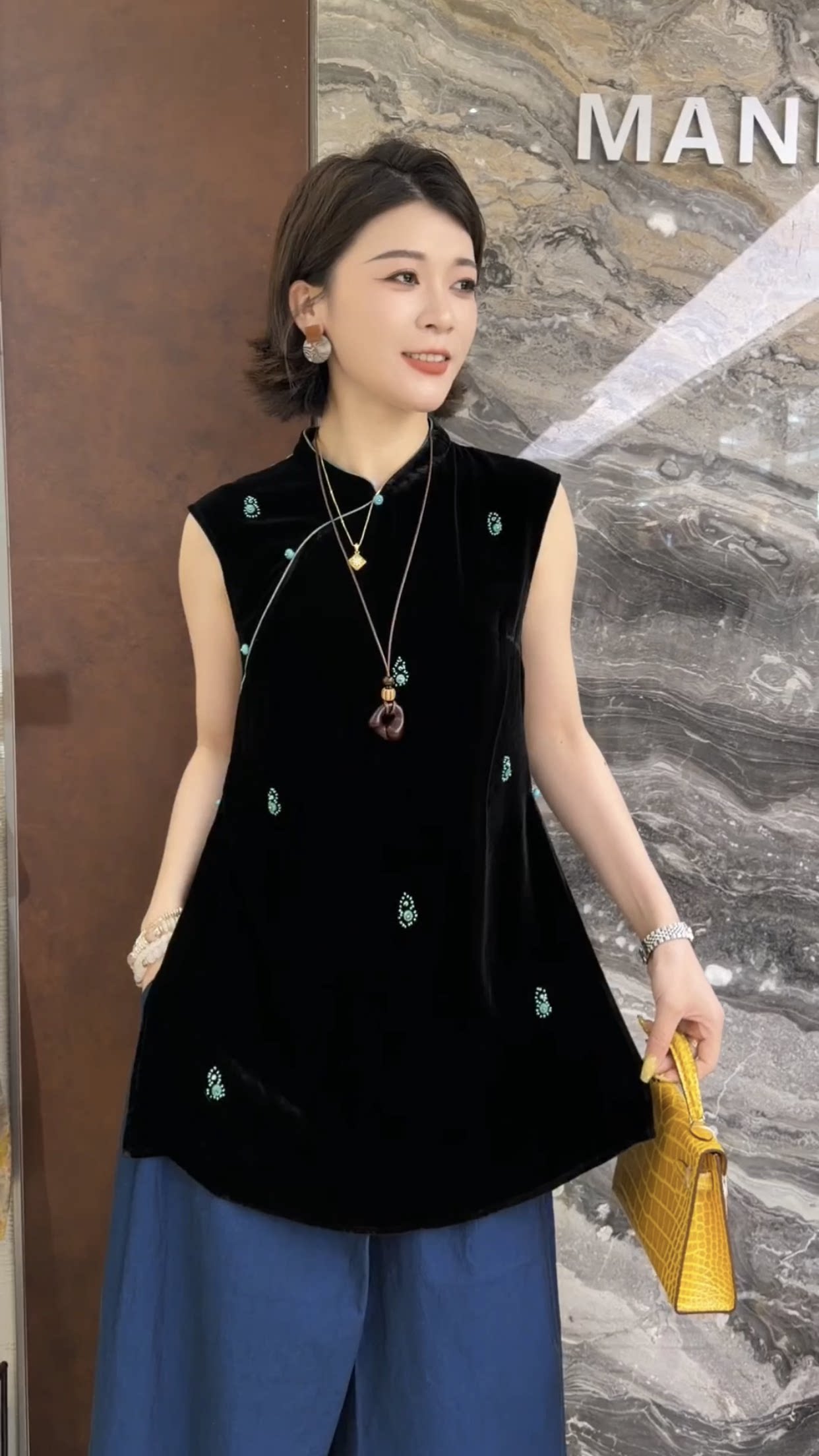 欧洲站2026夏季新款欧货斜领葫芦串珠丝绒拼接面料收腰女士衬衫潮