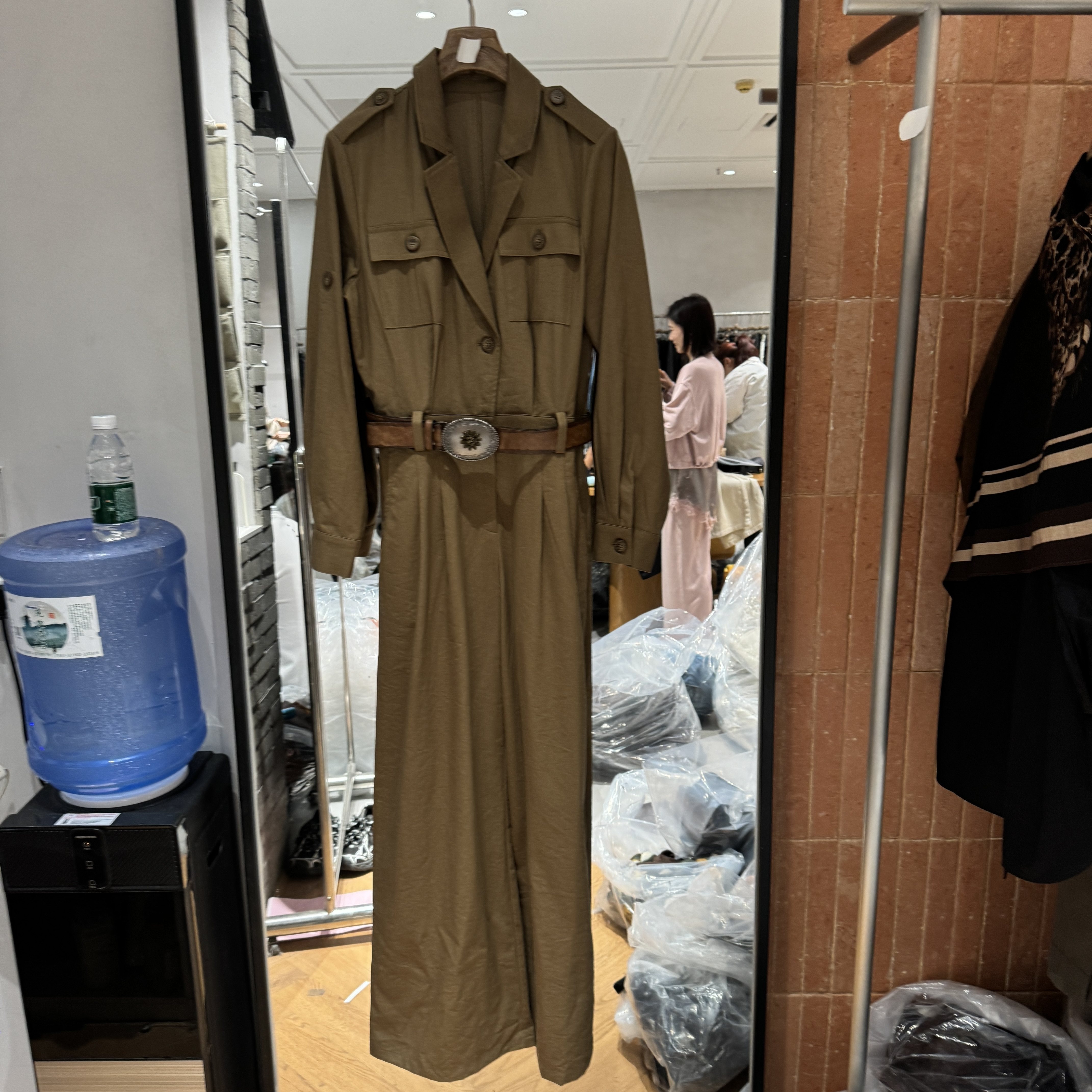 欧洲站2026秋季新品翻领前口袋收腰显高洋气高级感女士连体裤8722