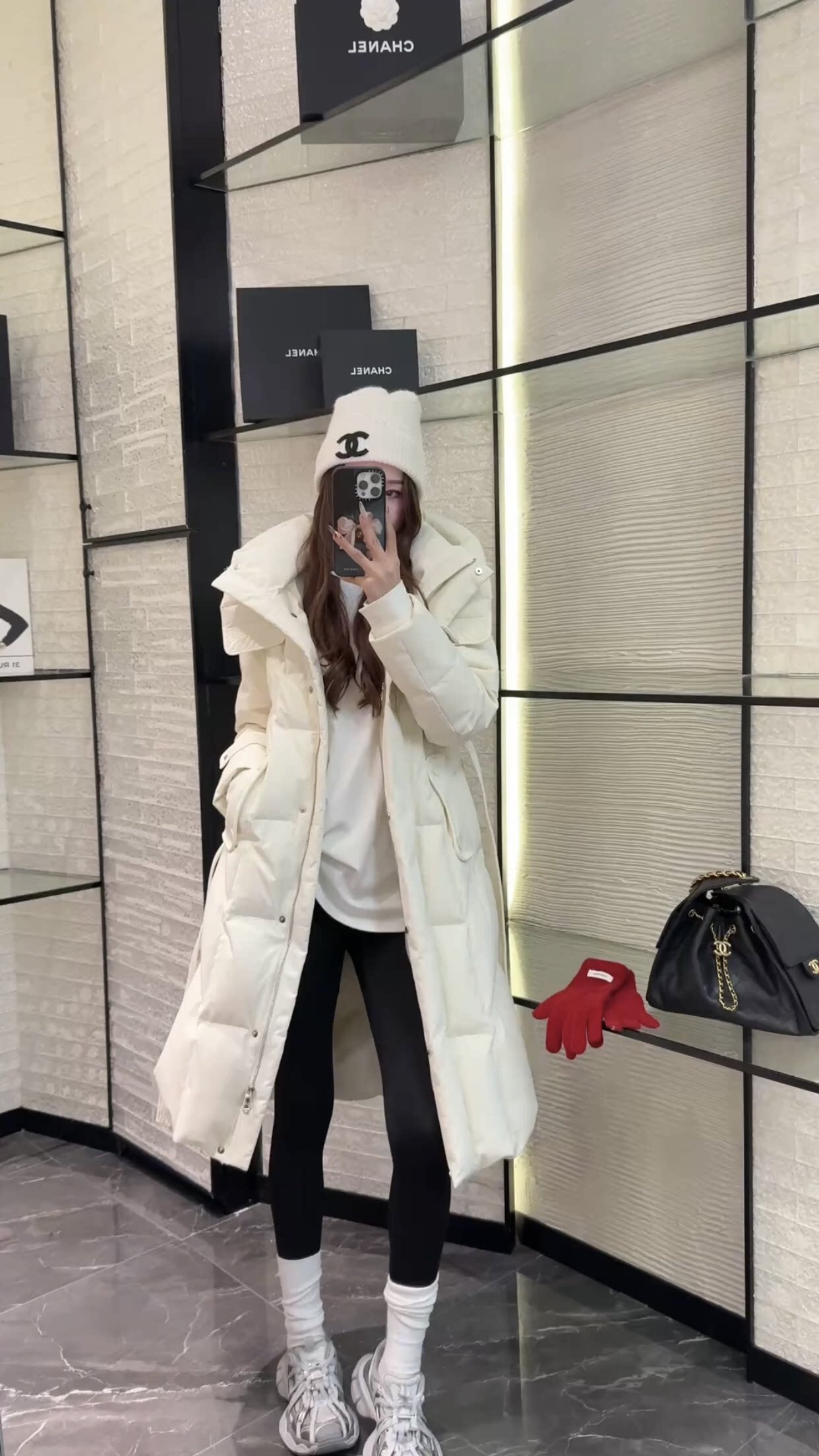 欧洲站2025冬季新款时尚韩系风收腰显瘦轻薄保暖连帽款粉色羽绒服